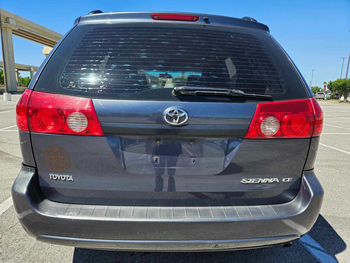 2006 Blue /Grey Toyota Sienna (5TDZA23C06S) , located at 5005 Telephone Rd., Houston, TX, 77087, (713) 641-0980, 29.690666, -95.298683 - Photo#4